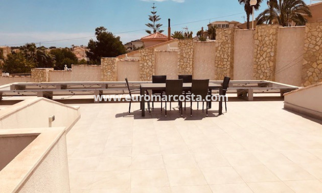 Objekte zum Wiederverkauf - - VILLA - Ciudad Quesada