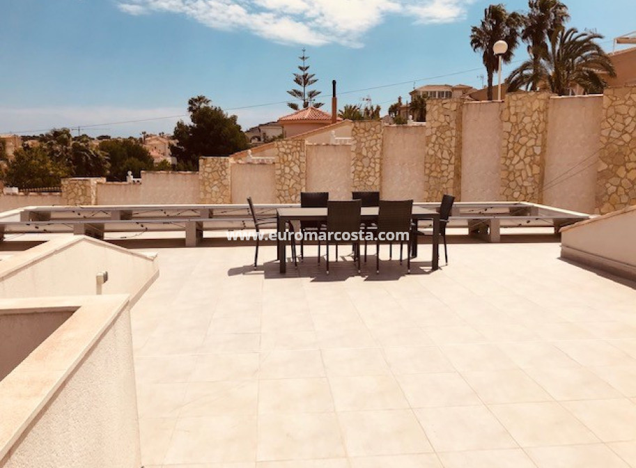 Objekte zum Wiederverkauf - - VILLA - Ciudad Quesada