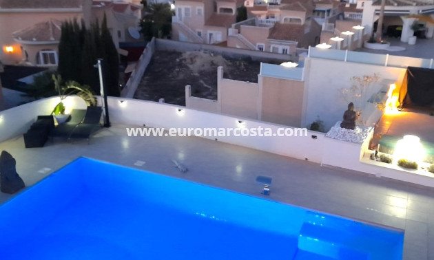 Objekte zum Wiederverkauf - - VILLA - Ciudad Quesada