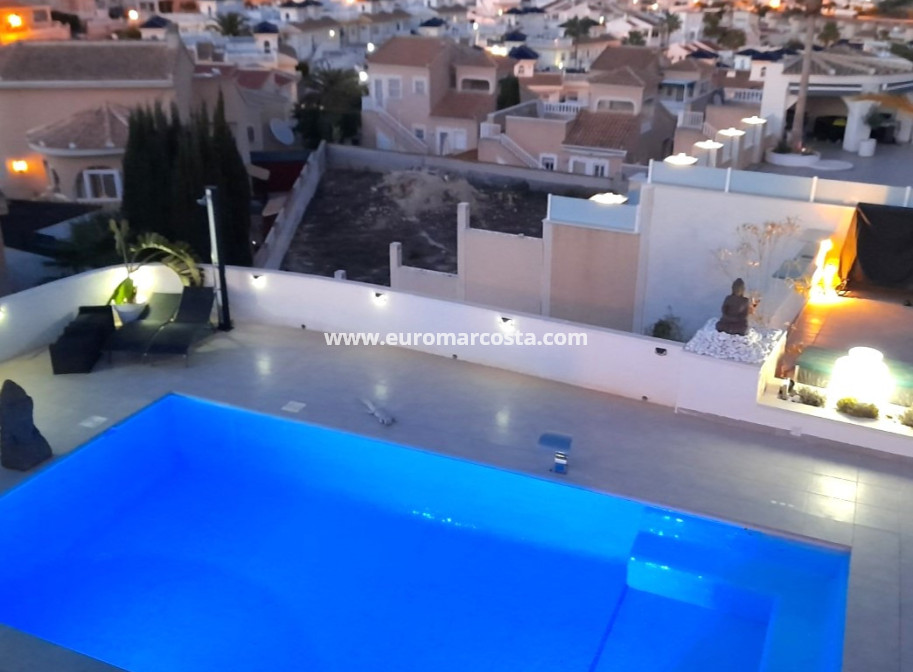 Objekte zum Wiederverkauf - - VILLA - Ciudad Quesada