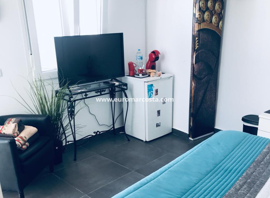 Objekte zum Wiederverkauf - - VILLA - Ciudad Quesada