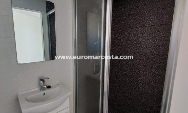 Objekte zum Wiederverkauf - - VILLA - Ciudad Quesada