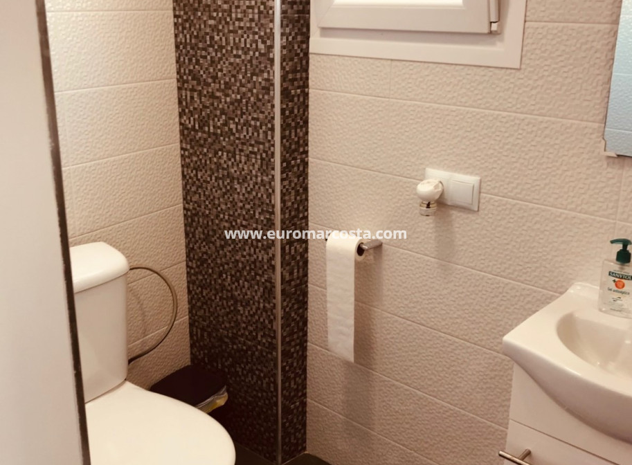 Objekte zum Wiederverkauf - - VILLA - Ciudad Quesada