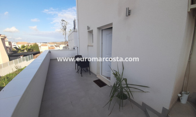 Objekte zum Wiederverkauf - - VILLA - Ciudad Quesada
