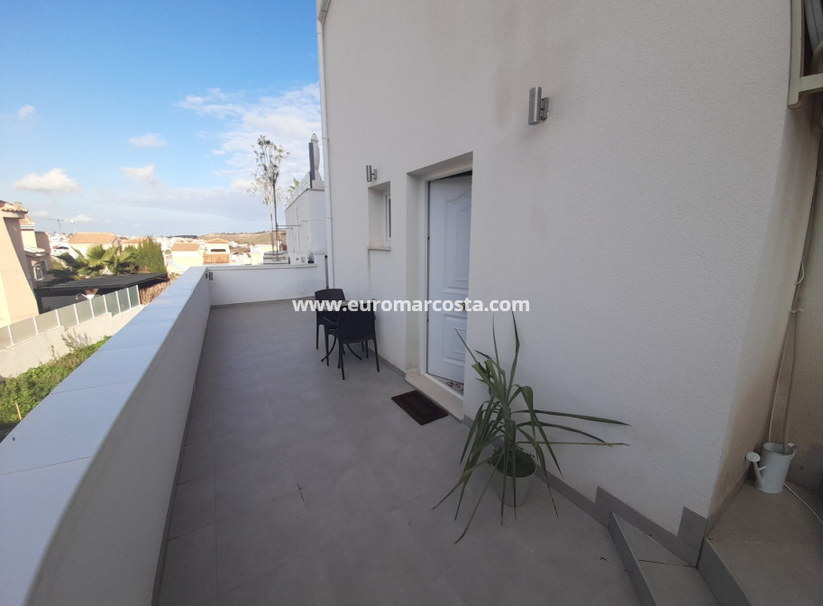 Objekte zum Wiederverkauf - - VILLA - Ciudad Quesada