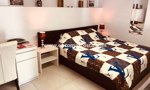 Objekte zum Wiederverkauf - - VILLA - Ciudad Quesada