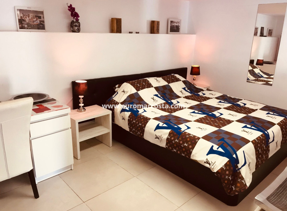Objekte zum Wiederverkauf - - VILLA - Ciudad Quesada