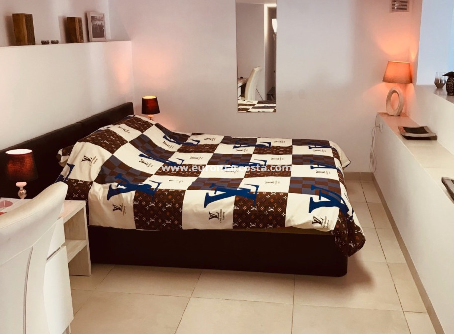 Objekte zum Wiederverkauf - - VILLA - Ciudad Quesada