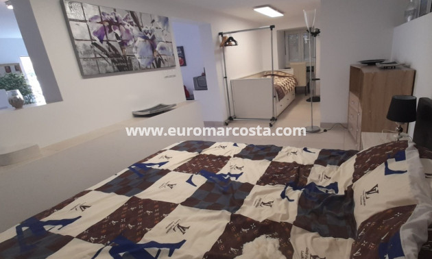 Objekte zum Wiederverkauf - - VILLA - Ciudad Quesada