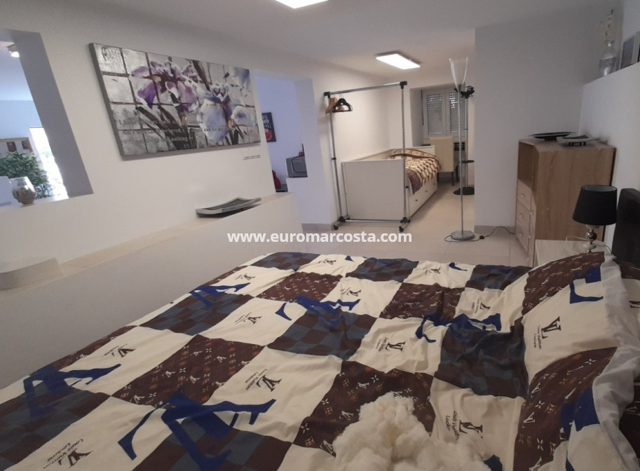 Objekte zum Wiederverkauf - - VILLA - Ciudad Quesada