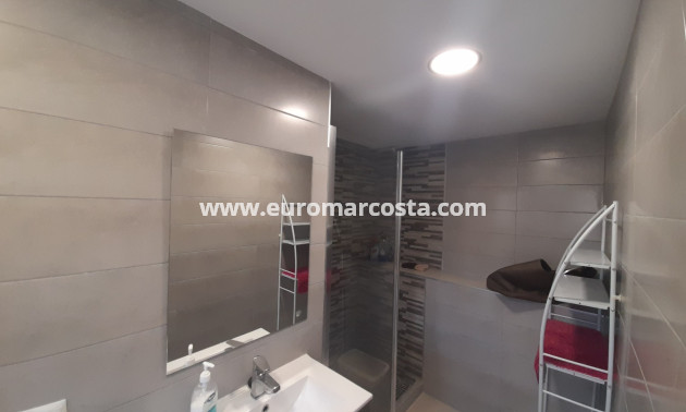 Objekte zum Wiederverkauf - - VILLA - Ciudad Quesada