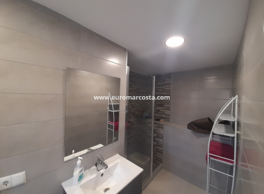 Objekte zum Wiederverkauf - - VILLA - Ciudad Quesada