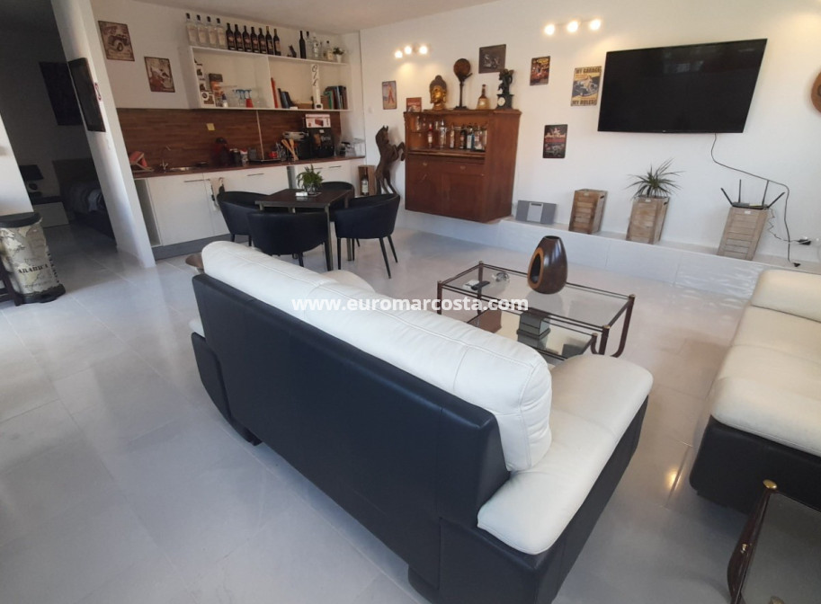 Objekte zum Wiederverkauf - - VILLA - Ciudad Quesada