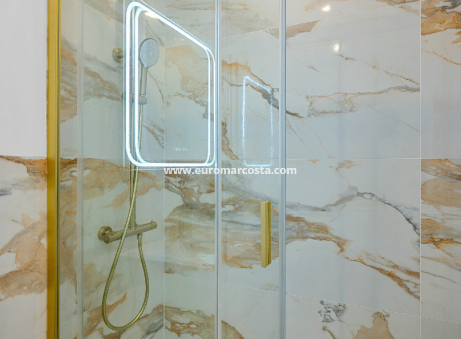 Objekte zum Wiederverkauf - - APARTMENT - Torrevieja - TORREVIEJA