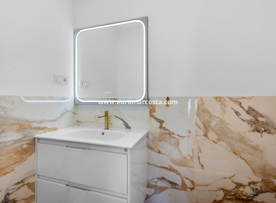 Objekte zum Wiederverkauf - - APARTMENT - Torrevieja - TORREVIEJA