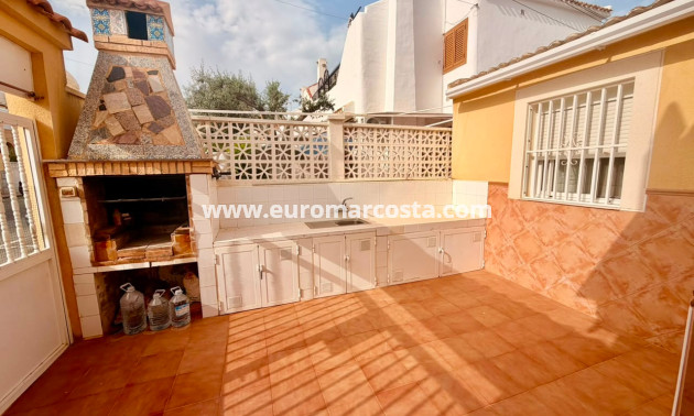 Sale - - TOWNHOUSE - Torrevieja