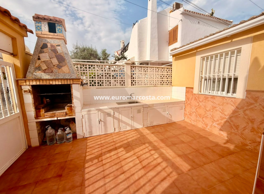 Sale - - TOWNHOUSE - Torrevieja