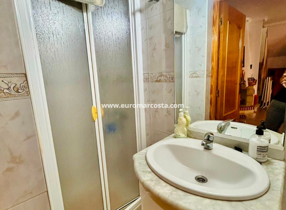 Sale - - TOWNHOUSE - Torrevieja