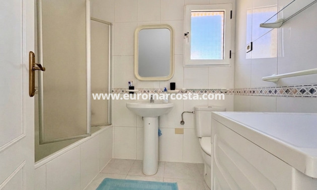 Sale - Apartment / flat - Orihuela Costa - Playa Flamenca