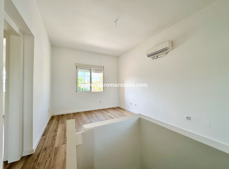 Venta - Single Family Home - Orihuela - Los Balcones