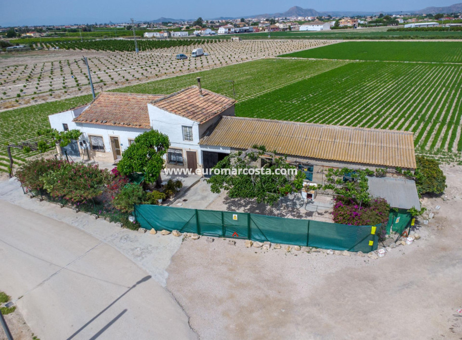 Sale - Country house - Orihuela - Desamparados-Hurchillo-Torremendo