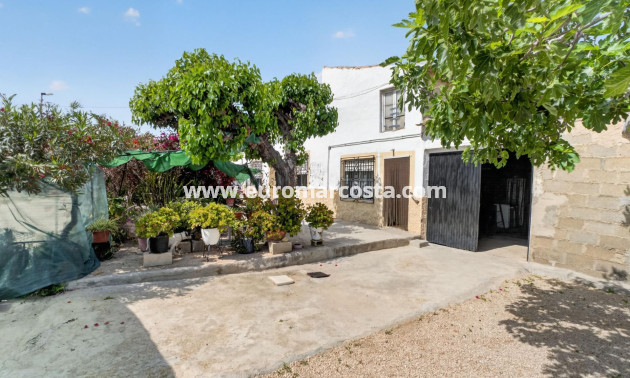 Sale - Country house - Orihuela - Desamparados-Hurchillo-Torremendo