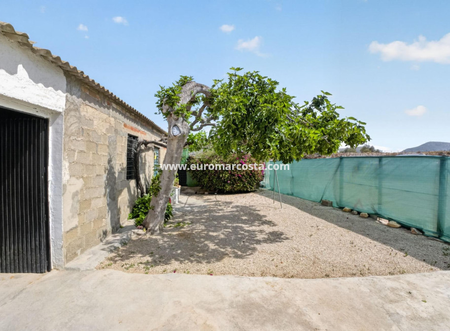 Sale - Country house - Orihuela - Desamparados-Hurchillo-Torremendo