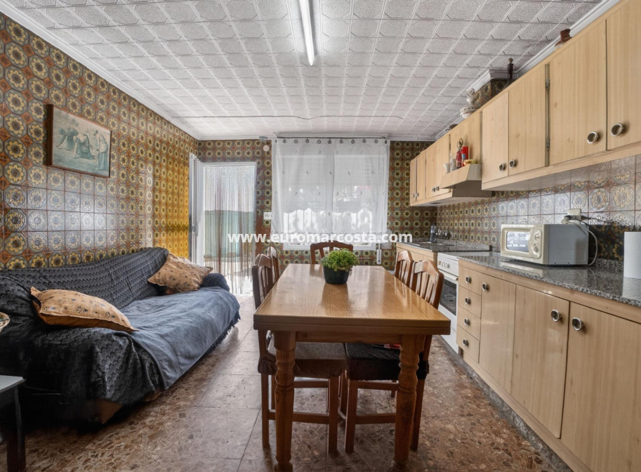 Sale - Country house - Orihuela - Desamparados-Hurchillo-Torremendo