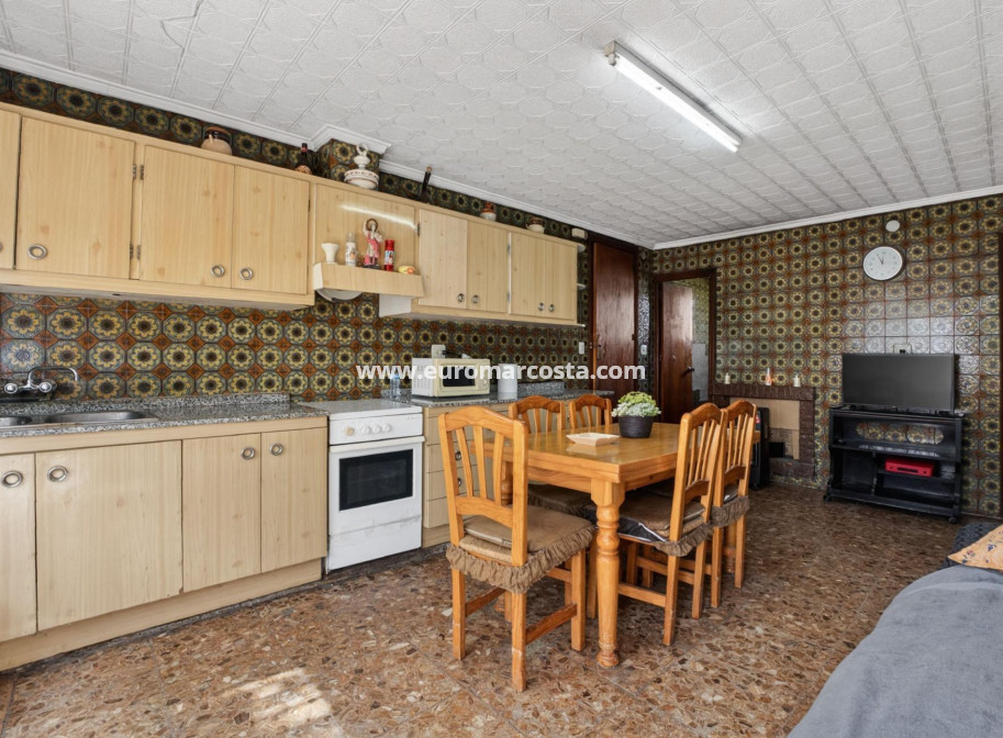 Sale - Country house - Orihuela - Desamparados-Hurchillo-Torremendo