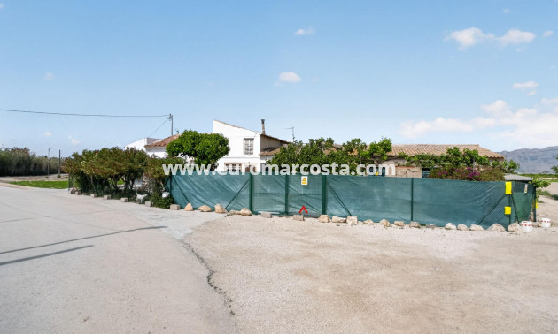 Sale - Country house - Orihuela - Desamparados-Hurchillo-Torremendo