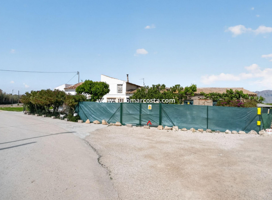 Sale - Country house - Orihuela - Desamparados-Hurchillo-Torremendo