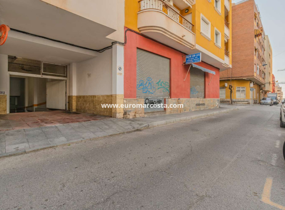 Objekte zum Wiederverkauf - Garage - Torrevieja - TORREVIEJA