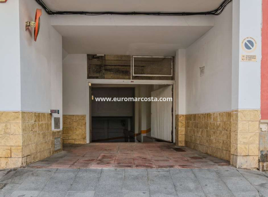 Objekte zum Wiederverkauf - Garage - Torrevieja - TORREVIEJA
