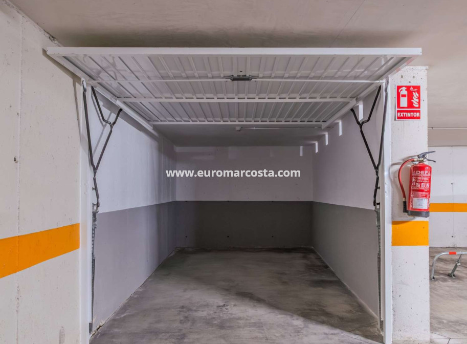 Objekte zum Wiederverkauf - Garage - Torrevieja - TORREVIEJA