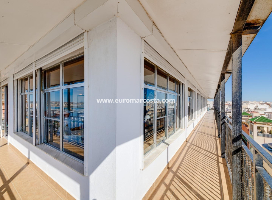Objekte zum Wiederverkauf - Wohnung - Torrevieja - TORREVIEJA