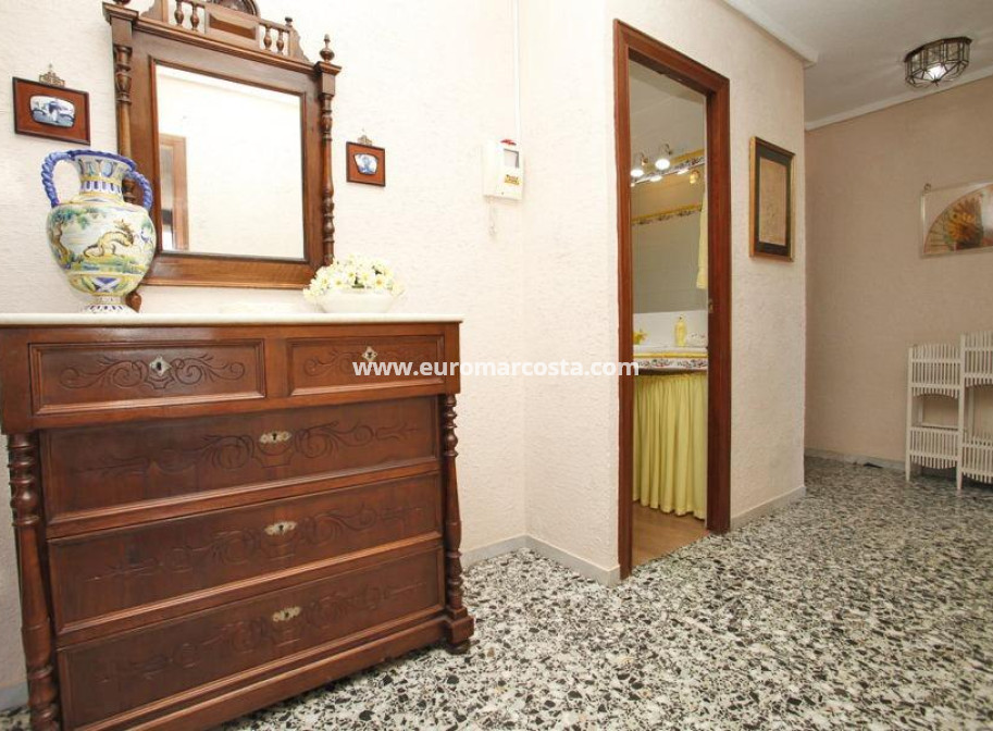 Objekte zum Wiederverkauf - Wohnung - Torrevieja - TORREVIEJA