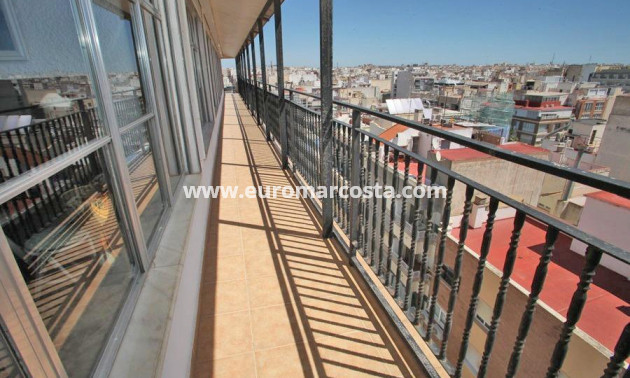 Objekte zum Wiederverkauf - Wohnung - Torrevieja - TORREVIEJA