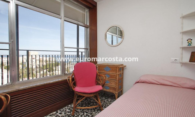 Objekte zum Wiederverkauf - Wohnung - Torrevieja - TORREVIEJA