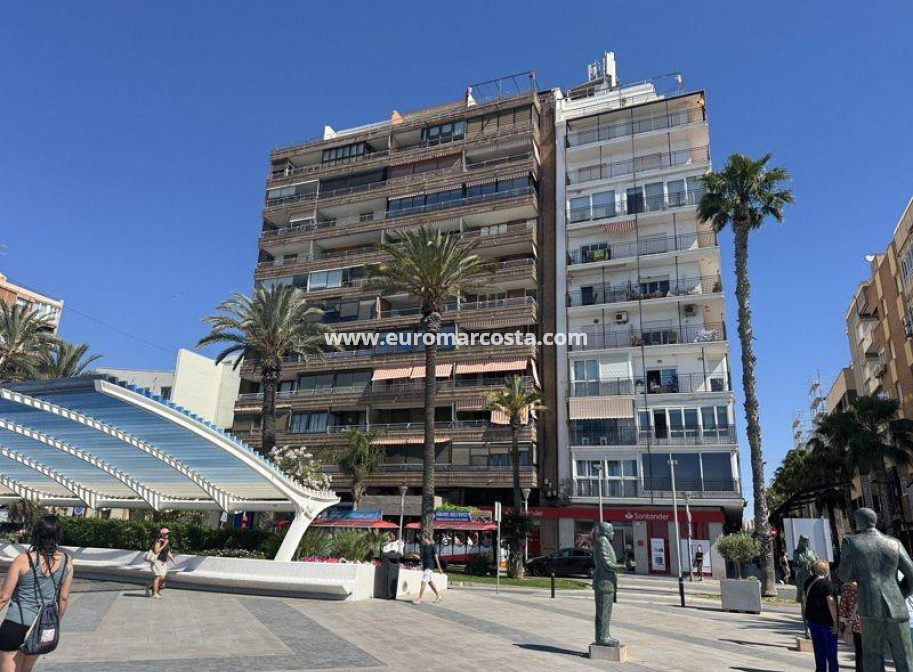 Objekte zum Wiederverkauf - Wohnung - Torrevieja - TORREVIEJA