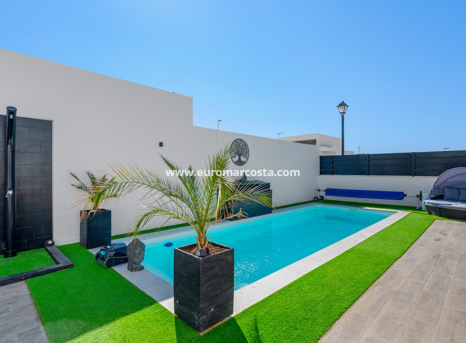Venta - Villa - Fortuna - Urbanizacion Las Kalendas