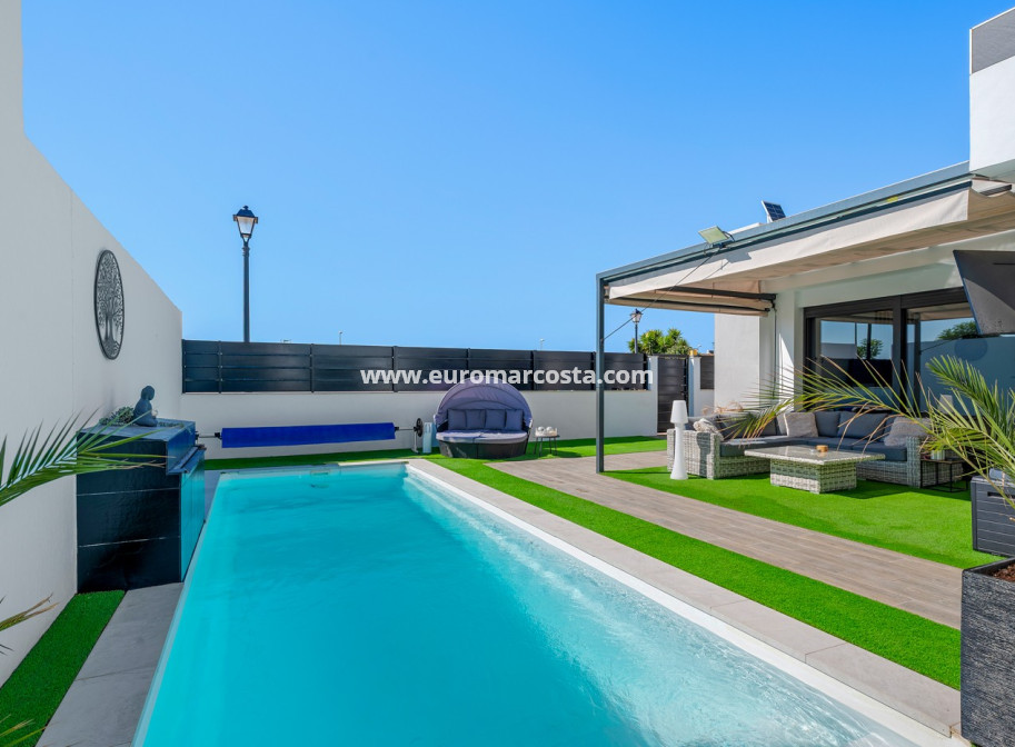 Venta - Villa - Fortuna - Urbanizacion Las Kalendas