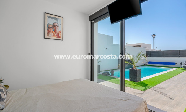 Venta - Villa - Fortuna - Urbanizacion Las Kalendas
