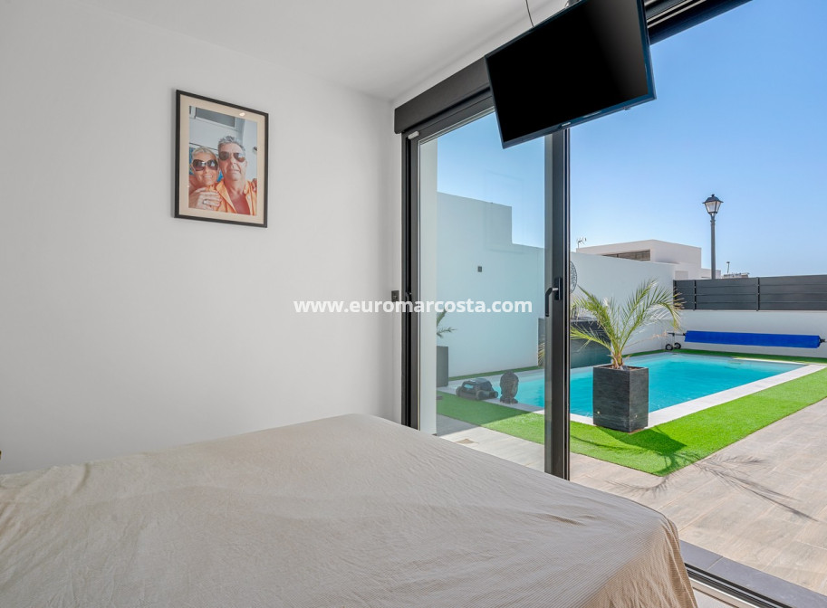 Venta - Villa - Fortuna - Urbanizacion Las Kalendas
