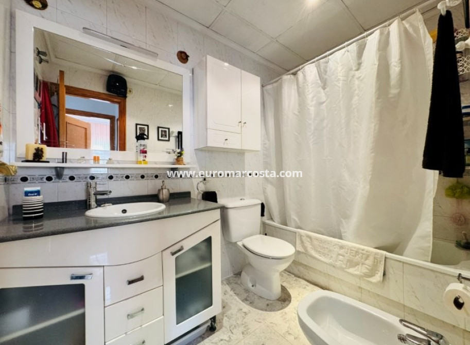 Sale - Apartment / flat - La Mata - TORREVIEJA
