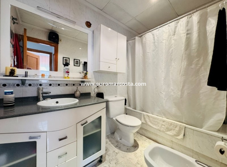 Sale - Apartment / flat - La Mata - TORREVIEJA