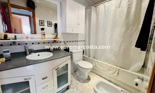 Sale - Apartment / flat - La Mata - TORREVIEJA