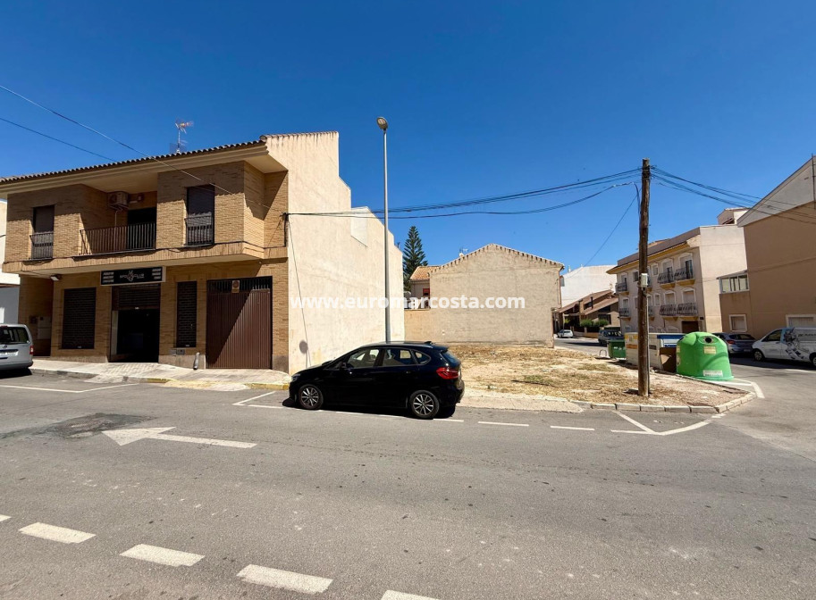 Sale - Plot / Land - San Miguel de Salinas - CENTRO URBANO