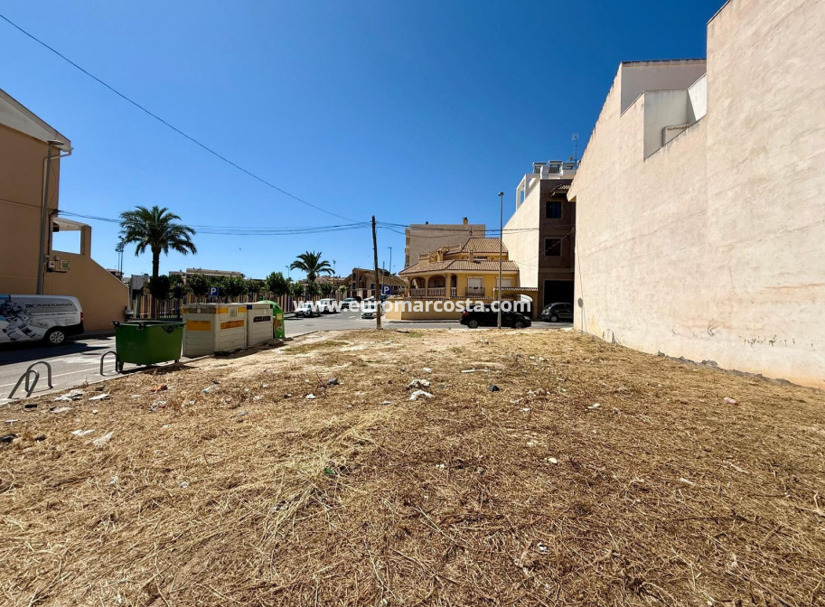 Sale - Plot / Land - San Miguel de Salinas - CENTRO URBANO