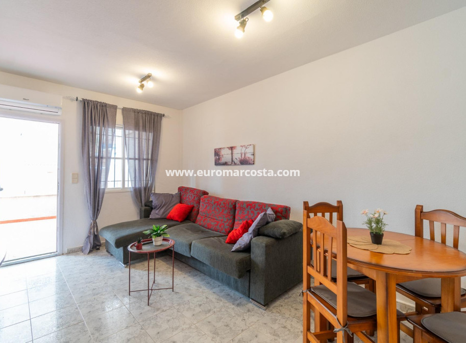 Alquiler a largo plazo - Apartamento / piso - Orihuela Costa