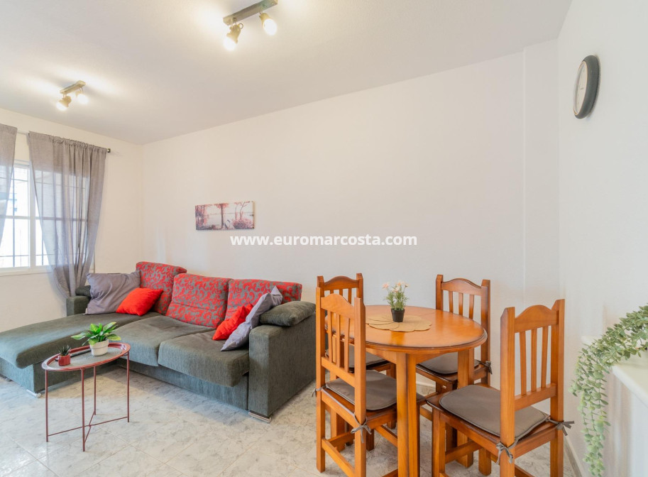 Alquiler a largo plazo - Apartamento / piso - Orihuela Costa